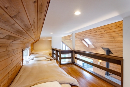 ロフトに布団ｘ４御座います