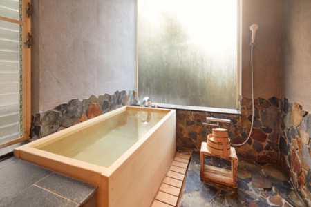 檜のお風呂＆準天然温泉です