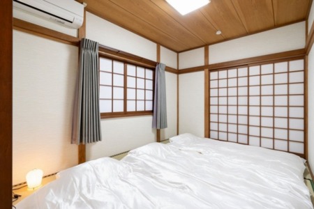 敷布団付きの和室