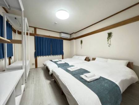 ２階　ベッドルーム