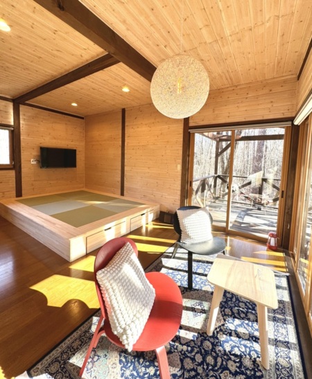 小上がりスペースでごろっとお昼寝