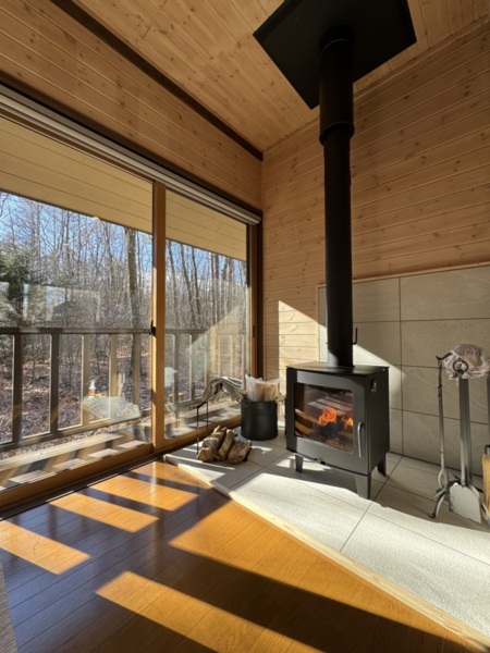 冬は薪ストーブで温まって...（希望制）