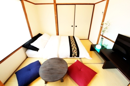 1階 和室 ダブルベッド 1台