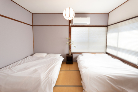 2階 和室 ダブルベッド 2台