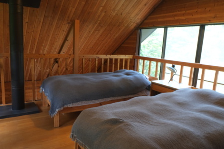 2階ロフトの寝室も解放感があります