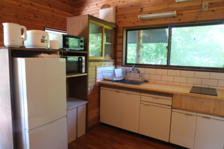 キッチンスペース、コンロはIHです