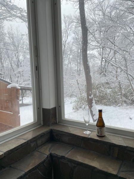 雪景色の岩風呂