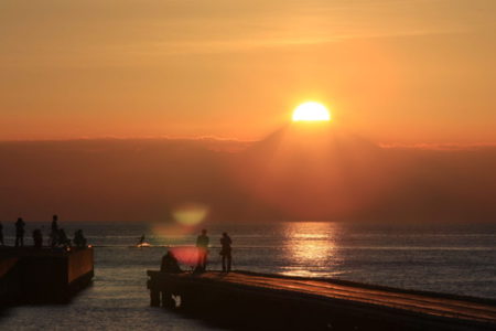 ダイヤモンド富士が見える夕日桟橋へ