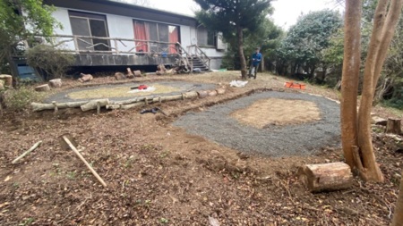 テントサイト（芝の養生は失敗しました）