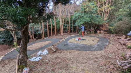 テントサイト（芝の養生は失敗しました）