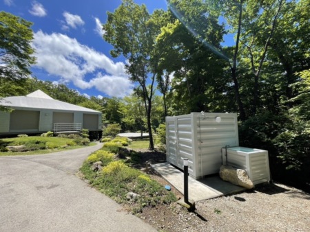 シャワーと水風呂も隣にございます。