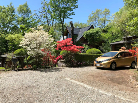 広い駐車場完備！バスもOK