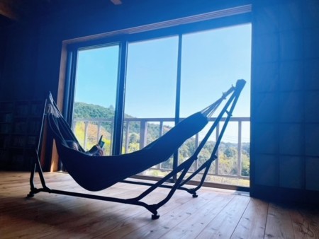 ハンモックに揺られて広大な自然を満喫