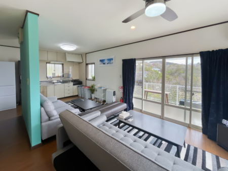 コンパクトですが広々使えます。