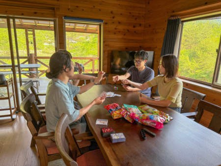 室内でも大盛り上がり！(写真はイメージ)