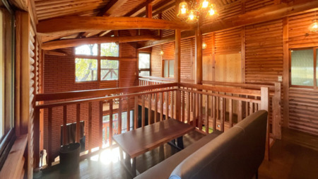 ログハウスならではの木の温もりを！