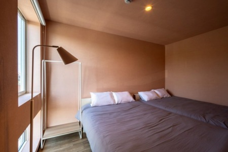 落ち着きのある寝室１