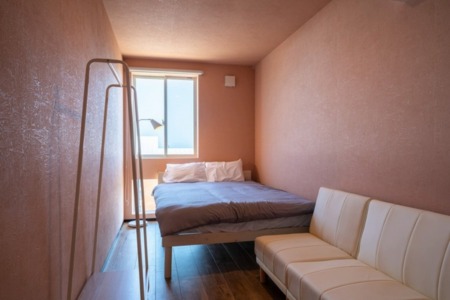 落ち着きのある寝室２