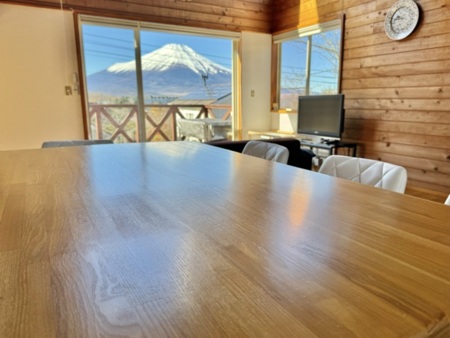 ダイニングからの富士山