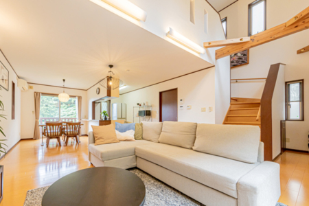 開放感のある吹き抜け天井