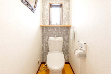 トイレは各階に1箇所ずつあります。