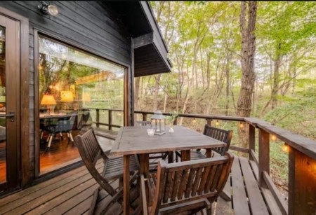 ウッドデッキ：リビングから出入りできます