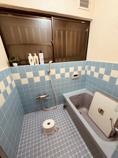 お風呂およびシャワールーム