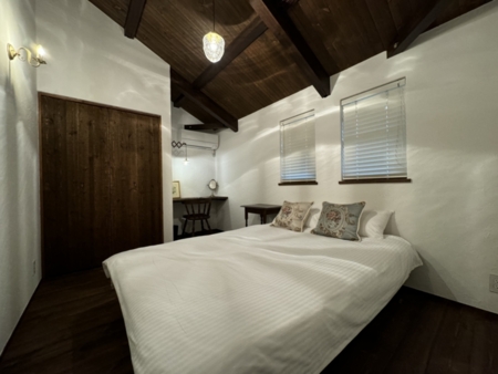 un　寝室2（ダブルベッド1台）