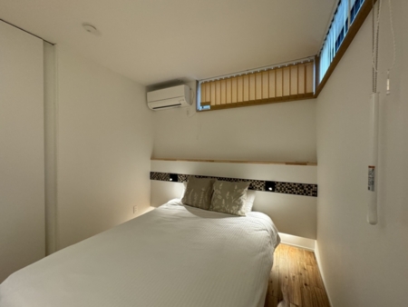 trois　寝室2（ダブルベッド1台）