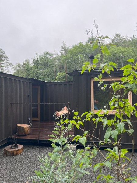 雨の日は天然のシャワーと外気浴が同時に！