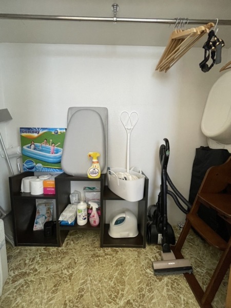 Room02にはお掃除道具もございます