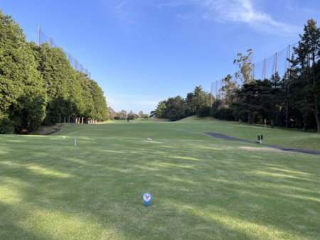 ゴルフコースまで歩いて5分⛳️