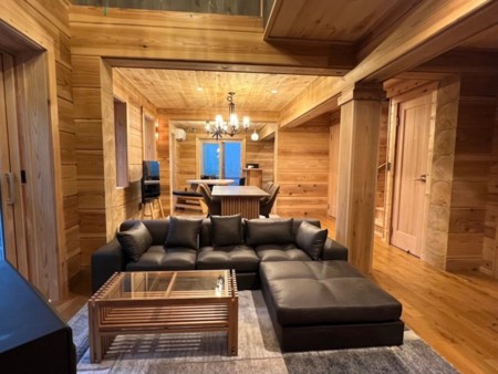 リビングソファーで団らん