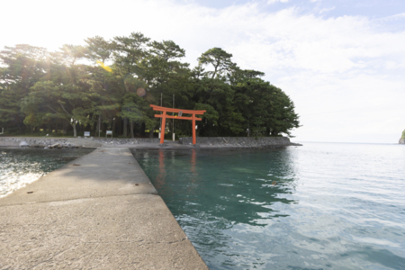 透明度抜群。御浜海水浴場車ですぐ