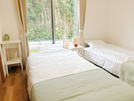 寝室①シングルベッド×２