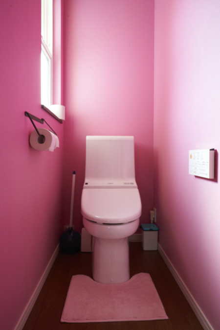 トイレは男女別で2つ完備！