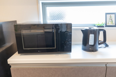 キッチン　電子レンジ、電気ポット