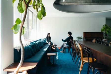 ソファー（ダイニングテーブルとの並び）