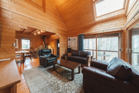 吹き抜けのリビング