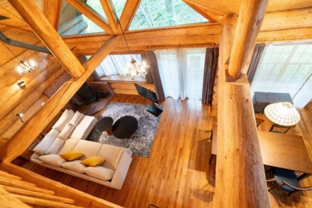 天井の高い開放感あふれるスペース