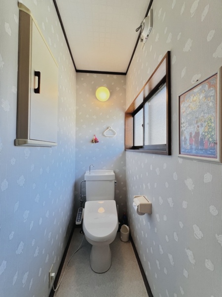 １階と２階にそれぞれお手洗いがございます