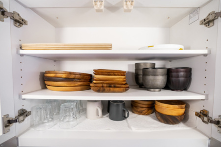 人数分のお皿やグラスもあります