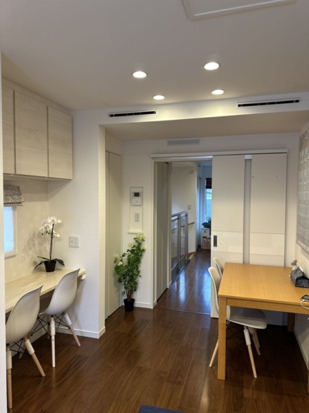 ダイニングテーブル