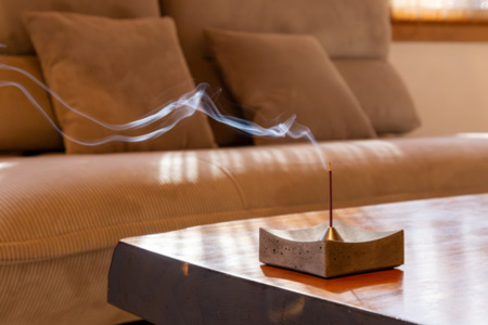 様々な香りのお香