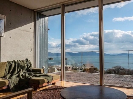 海が一望できるリビング