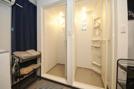 シャワールーム2室で急ぎも効率良く！