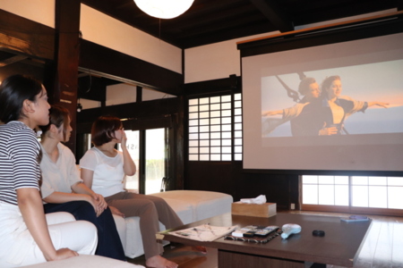 プロジェクター