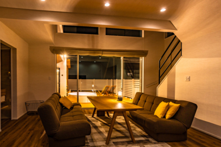 リビングのダウンライトは調光可能