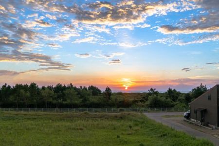 1stベッドルームから海が望めます