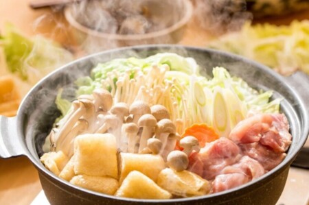 冬は旬の食材で鍋を囲んで